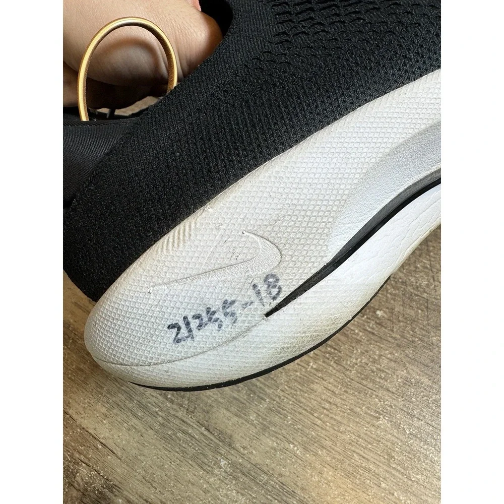 SAMPLE Nike Reina Easyon‎ Black-White Mens Sz 10.5 Shoes Sneakers
